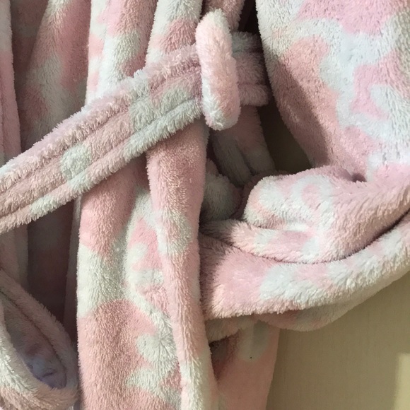 Fluffy Robe - Picture 4 of 6